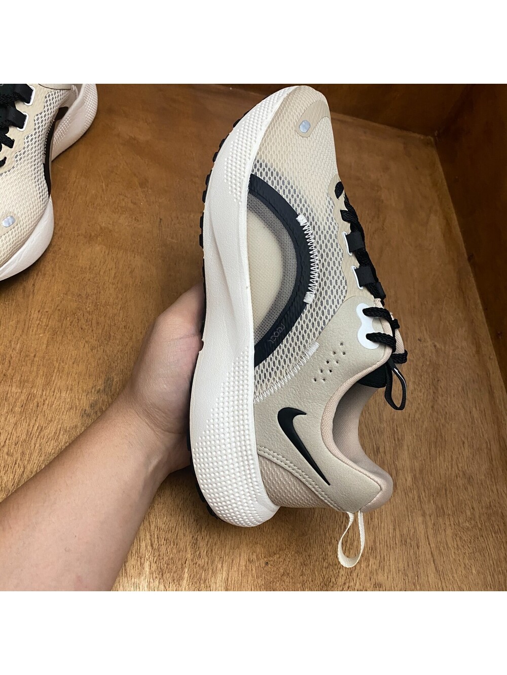 Nike React Escape Run 2 Shoes Women Sz 8 Sandrift Sail Beige Sneakers DJ9976-100 - Picture 14 of 15